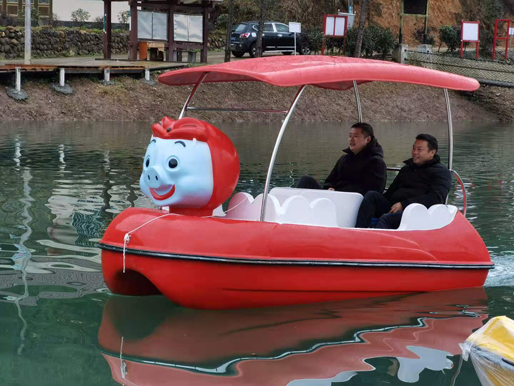 GG Bond pedal boat